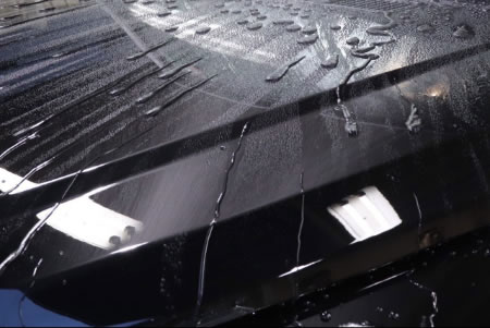 極めた超撥水！優れた滑水性！