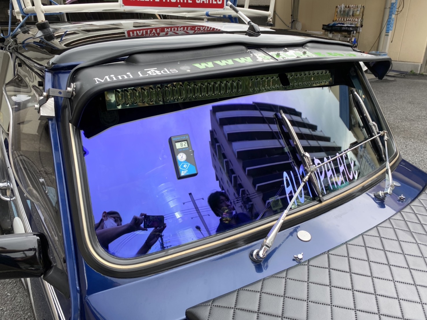 ローバーミニ フロントガラス ローバー・ミニ<br>フロントガラス・ゴーストフィルム施工｜東京都町田